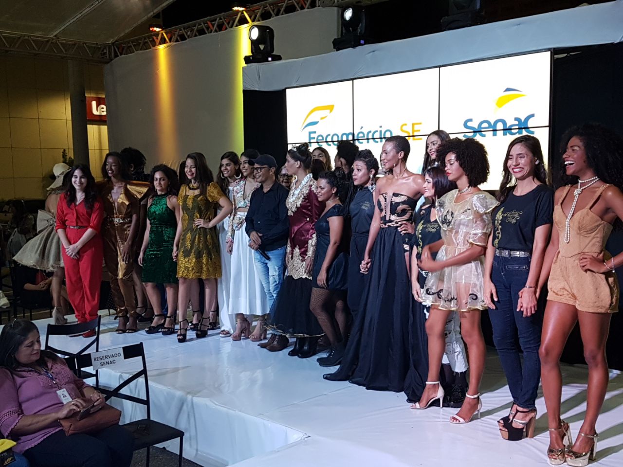 Alunos do Senac desfilam suas criações em grande evento de moda