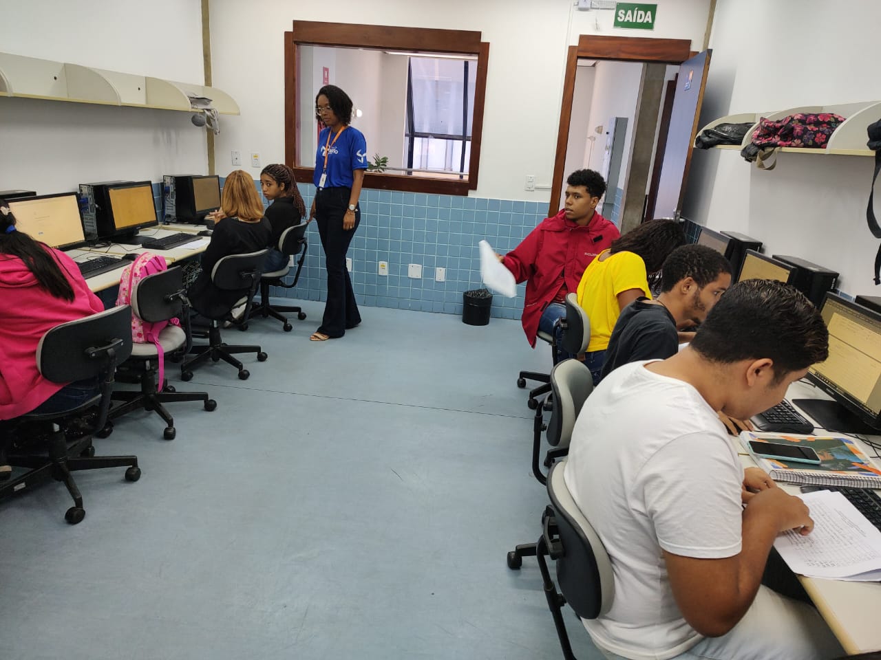 Alunos do curso operador de caixa de Nossa Senhora do Socorro têm aula prática no Senac Aracaju