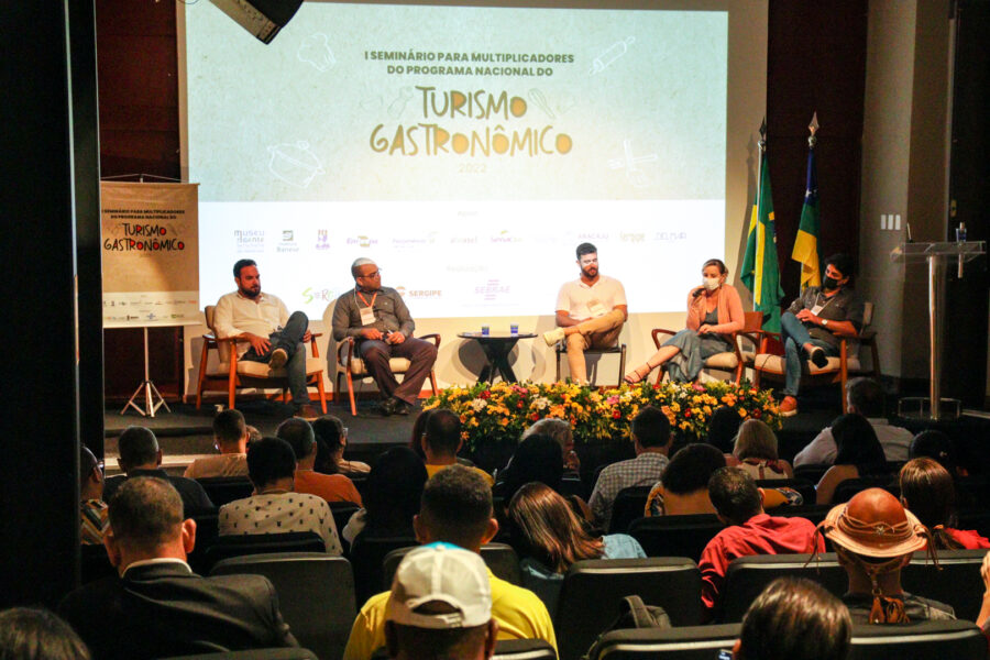 Gerente do Restaurante Escola Cacique Chá participa de Roda de Conversa sobre turismo gastronômico