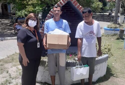 Alimentos arrecadados durante o 2º Barber Retrô são entregue ao Lar Dulce Lar