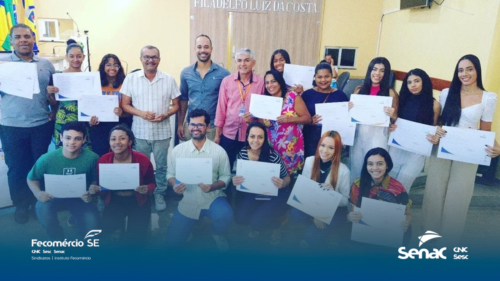 UM entrega certificados de curso ofertado em parceria com a Escola do Legislativo de Estância