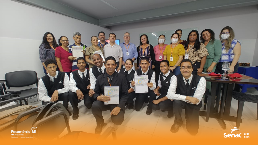 Turma do Curso de Garçom apresenta Cardápio em Braille como tema de Projeto Integrador 