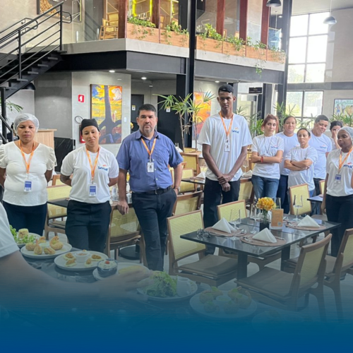 Alunos do curso de garçom participam de degustação de pratos no Restaurante Escola Senac