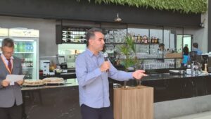 café