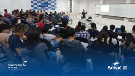 Instrutor do Senac faz palestra sobre oratória em evento acadêmico da UFS