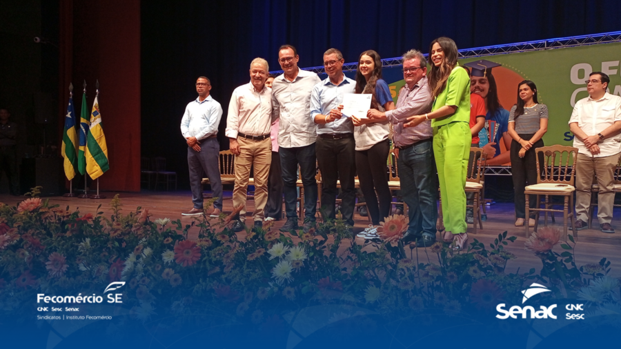 Alunos da rede pública lotam Teatro Tobias Barreto para receber certificação do Senac