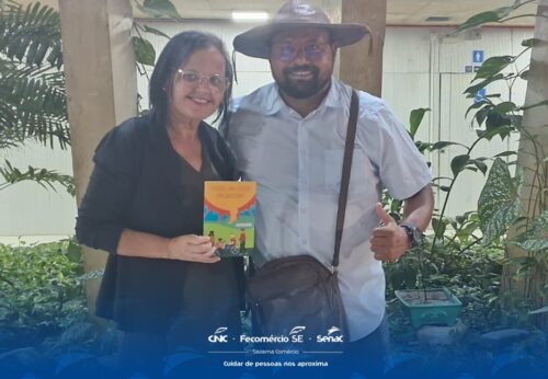Representante do Senac SE marca presença em lançamento de livro sobre capacitismo e inclusão 