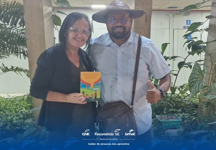Representante do Senac SE marca presença em lançamento de livro sobre capacitismo e inclusão 
