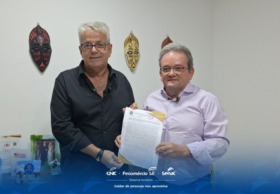 Santana do São Francisco faz entrega de escritura pública de terreno para construção de unidade Senac