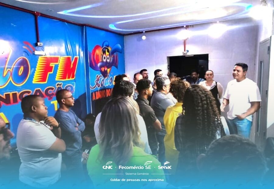 Alunos do Senac vivenciam experiência prática em visita à Rádio Xodó FM 