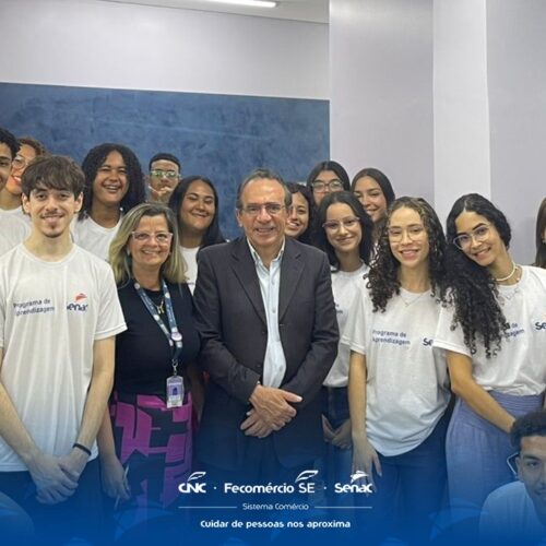 Jovens aprendizes do Senac participam de visita técnica na sede de Aracaju