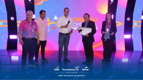 Profissionais do Senac recebem homenagens do CRA-SE