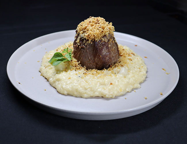 Filé Alto com Risoto de Gorgonzola e Pera