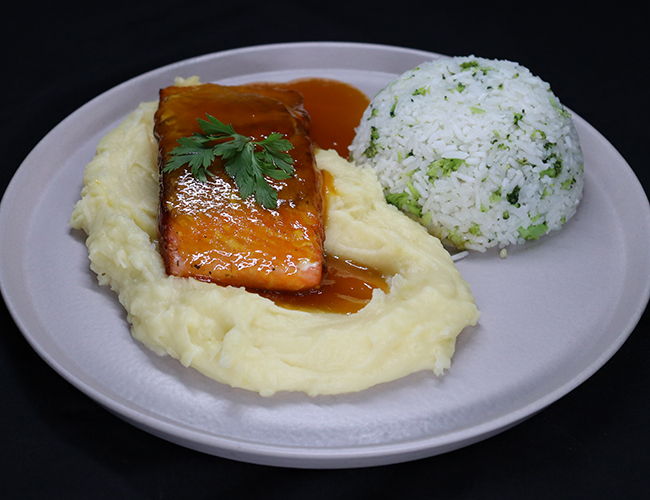 Salmão Grelhado ao Molho de Maracujá