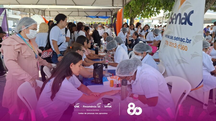 Senac Sergipe leva saúde, beleza e cidadania à Praça Francisco Teles de Mendonça, em Itabaiana