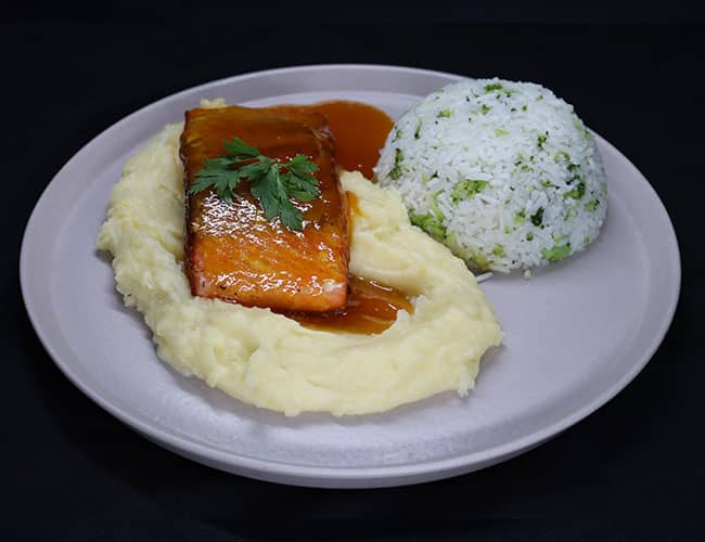 Salmão Grelhado ao Molho de Maracujá