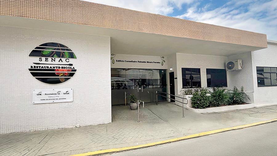 Fachada da unidade Restaurante Escola Senac Conselheiro Reinaldo Moura Ferreira – Anexo TCE